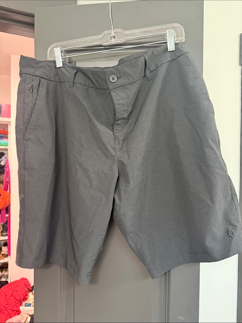 Hang Ten Men's Charcoal Gray Flat Front Shorts